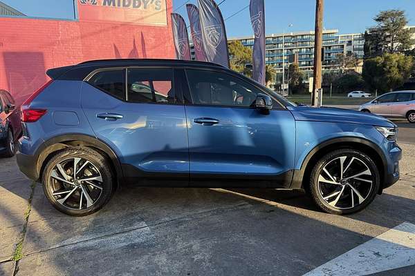 2019 Volvo XC40 T5 R-Design