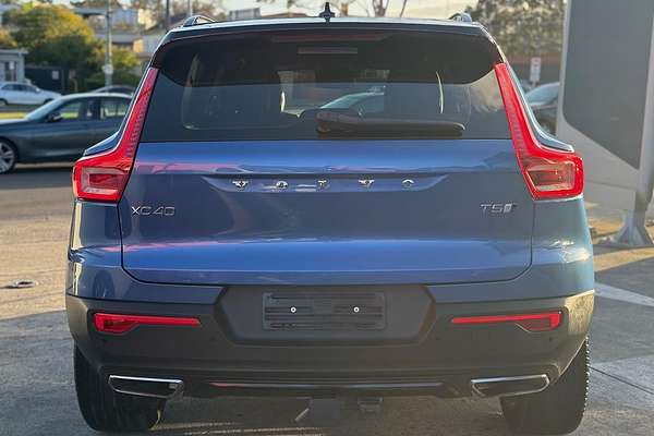 2019 Volvo XC40 T5 R-Design