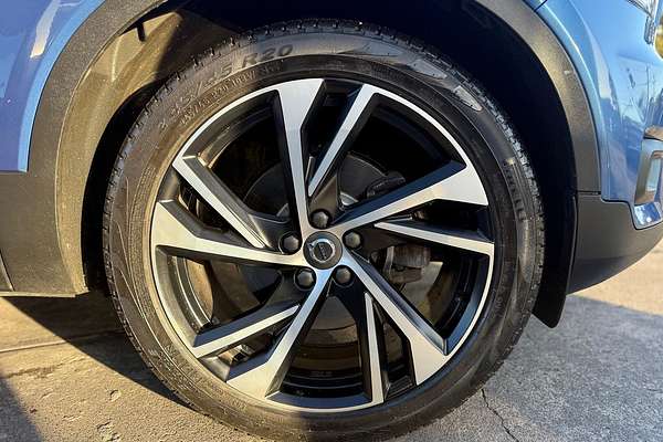 2019 Volvo XC40 T5 R-Design