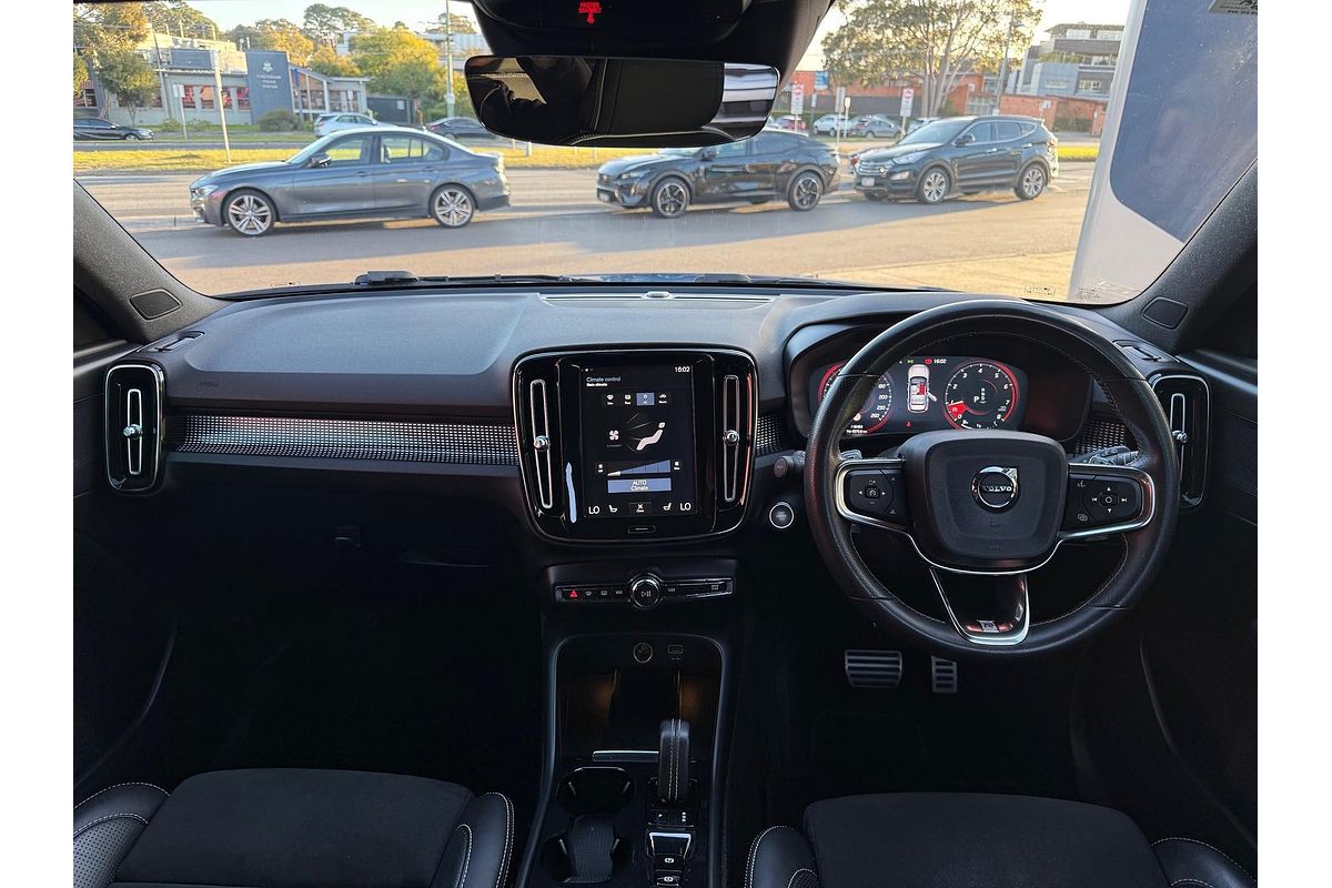 2019 Volvo XC40 T5 R-Design