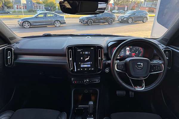 2019 Volvo XC40 T5 R-Design