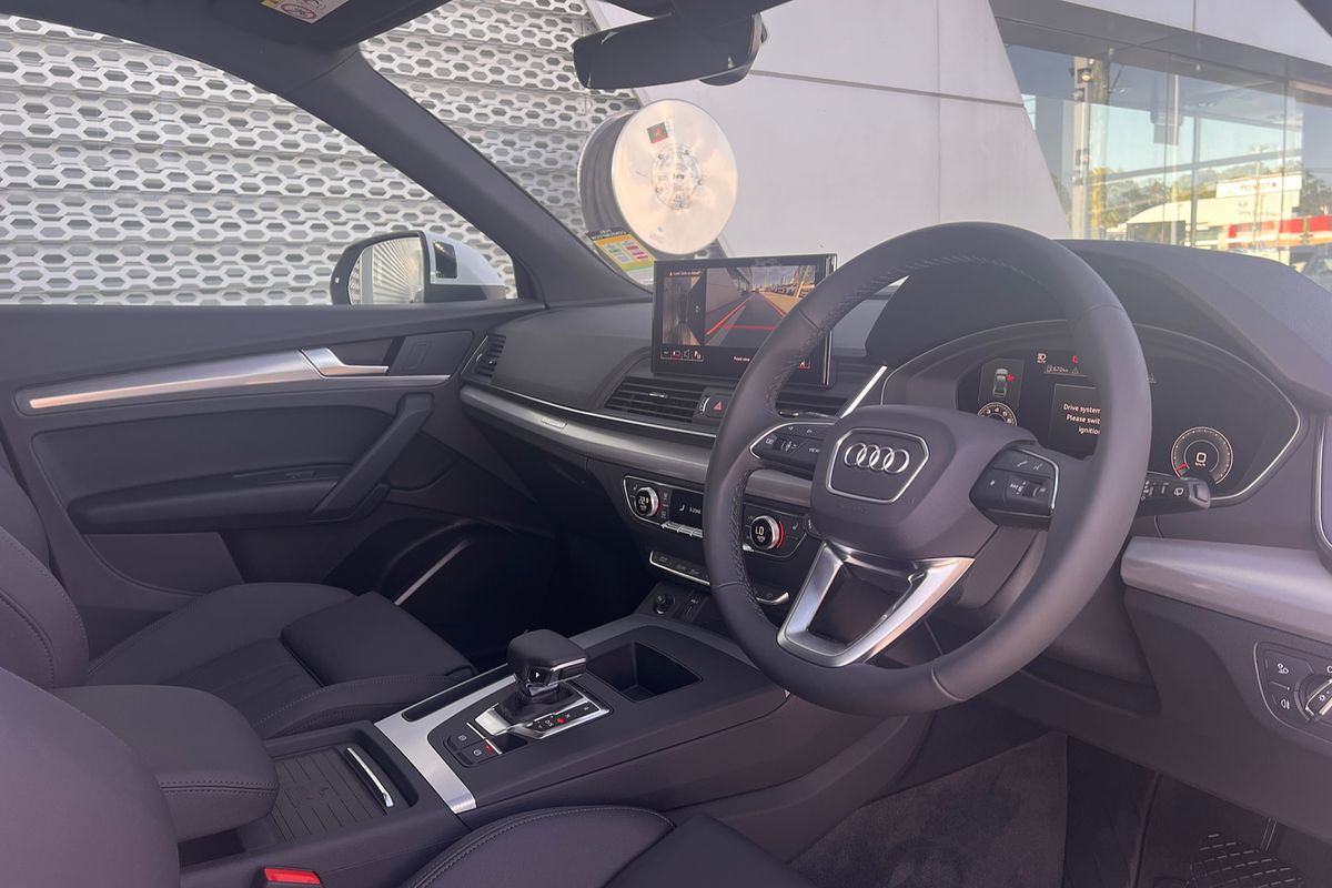 2024 Audi Q5 45 TFSI Sport FY