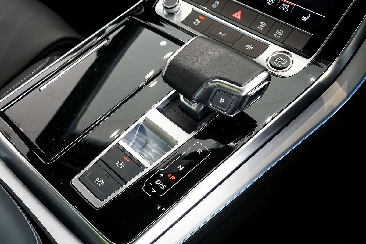 2024 Audi Q7 55 TFSI S line 4M