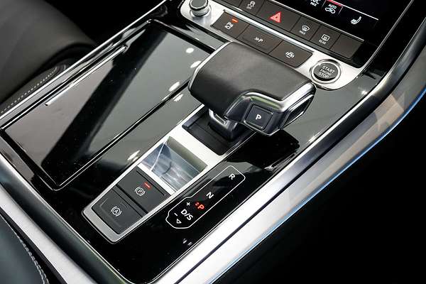 2024 Audi Q7 55 TFSI S line 4M