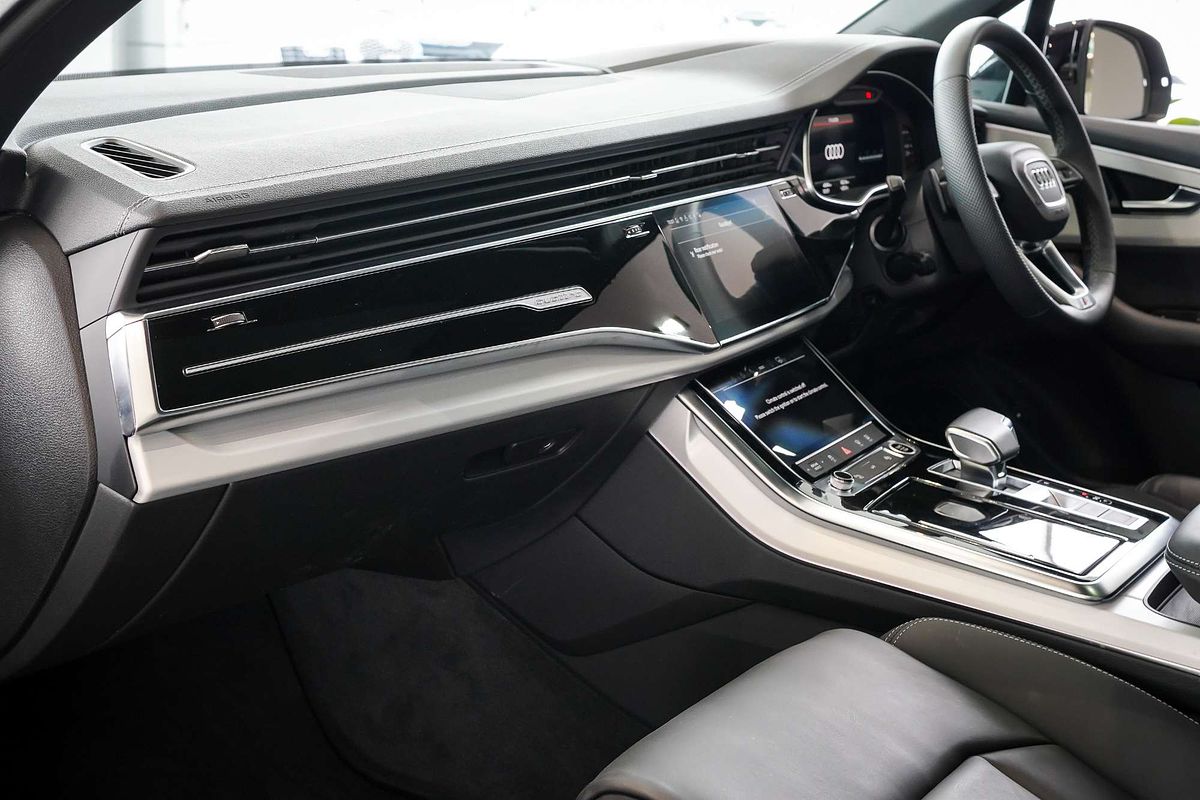 2024 Audi Q7 55 TFSI S line 4M