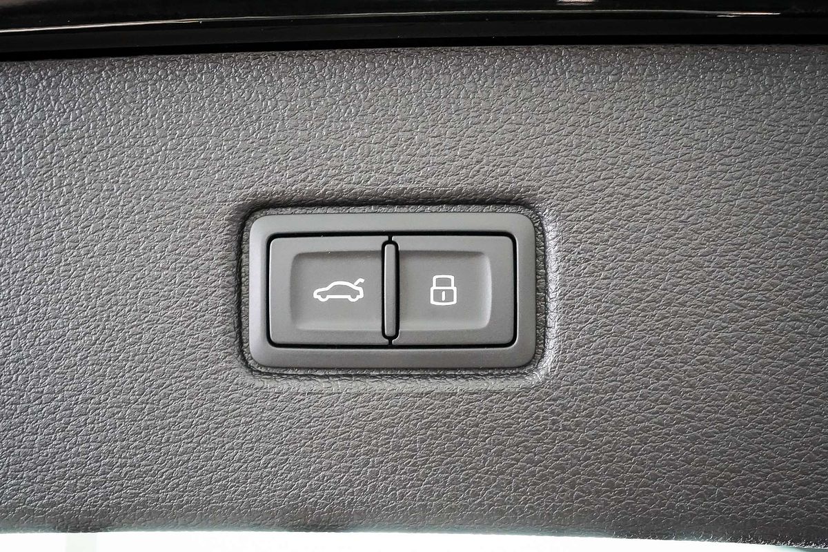 2024 Audi Q7 55 TFSI S line 4M