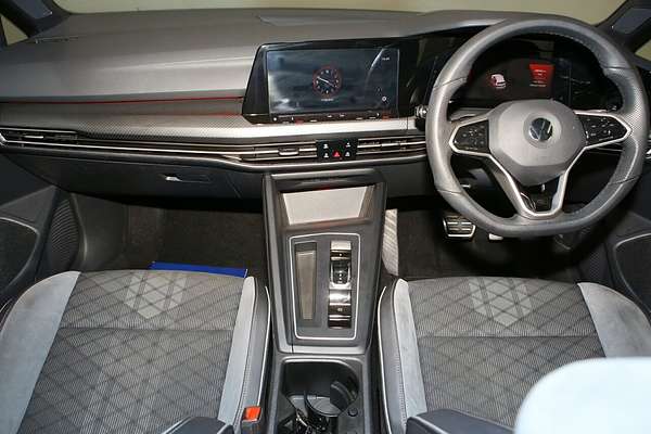 2021 Volkswagen Golf 110TSI R-Line 8