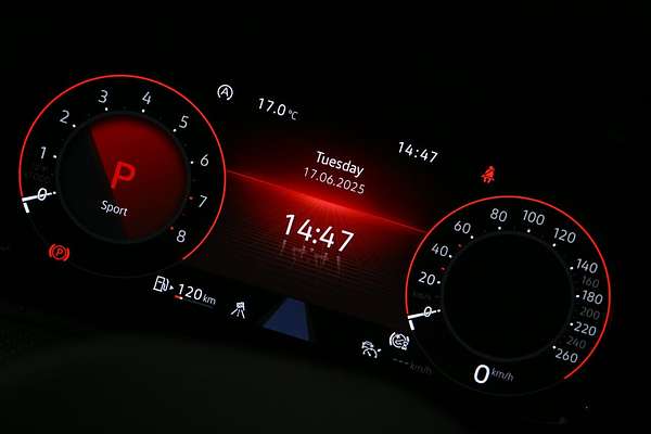 2021 Volkswagen Golf 110TSI R-Line 8