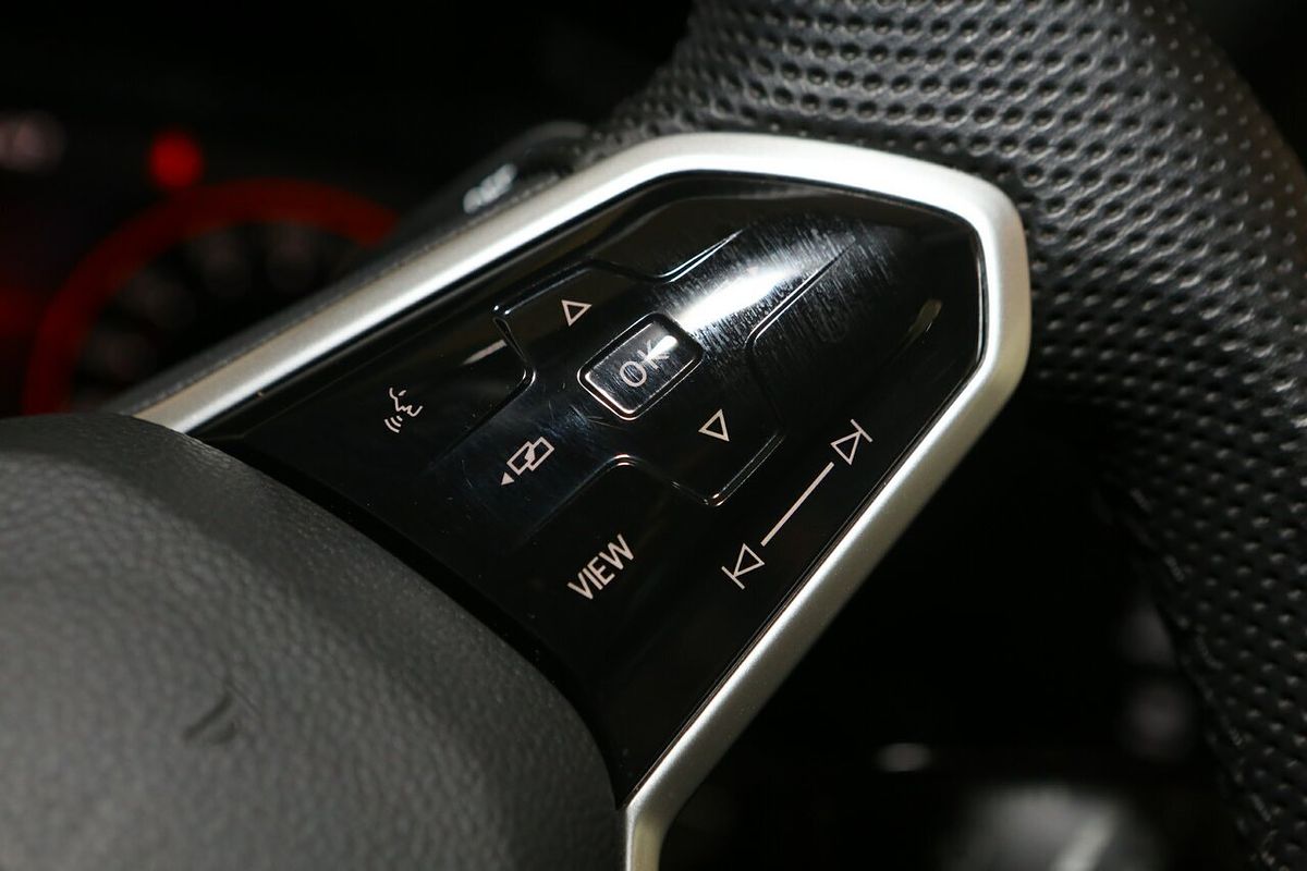 2021 Volkswagen Golf 110TSI R-Line 8