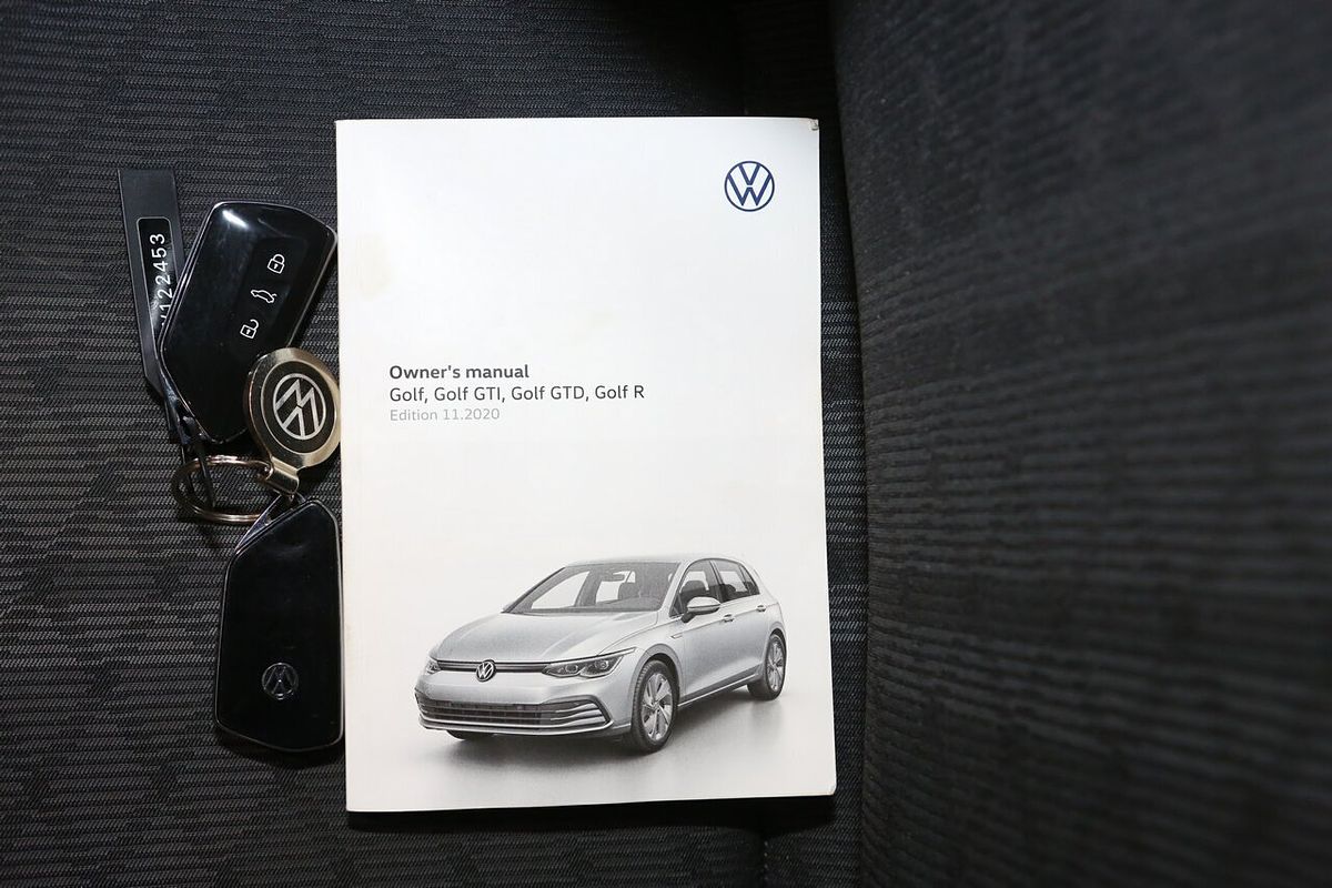 2021 Volkswagen Golf 110TSI R-Line 8