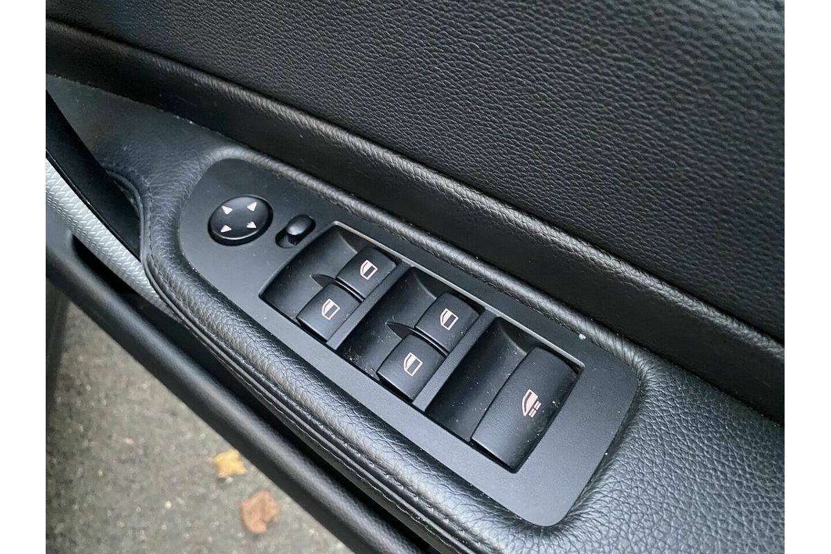 2011 BMW 1 Series 135i E88 LCI