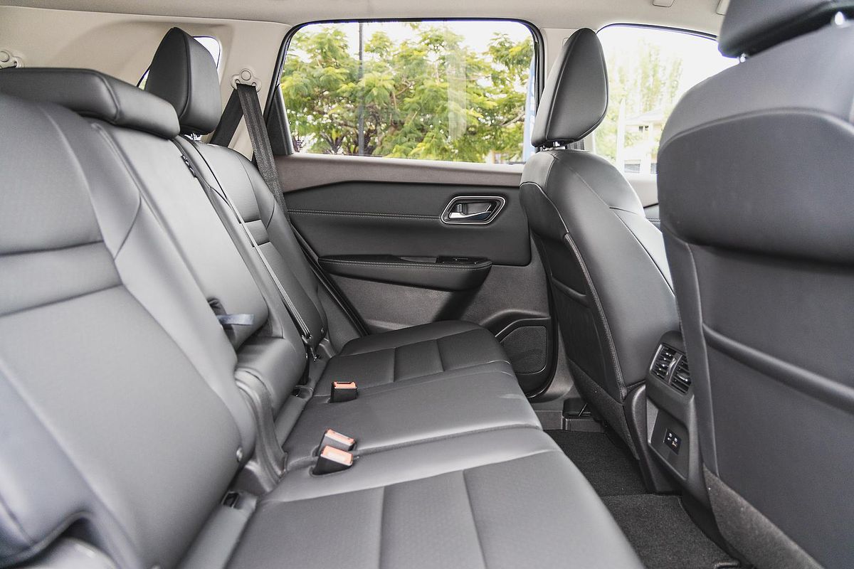 2024 Nissan X-TRAIL ST-L T33
