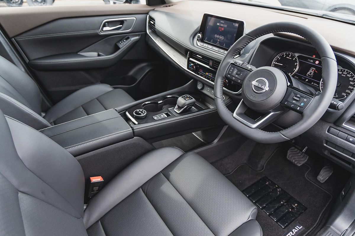 2024 Nissan X-TRAIL ST-L T33