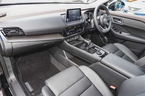 2024 Nissan X-TRAIL ST-L T33