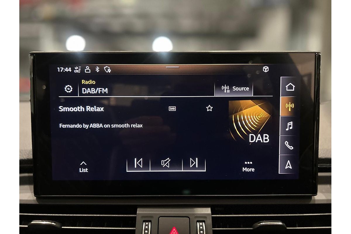 2022 Audi Q5 45 TFSI S line FY