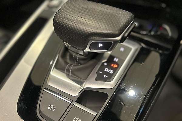 2022 Audi Q5 45 TFSI S line FY