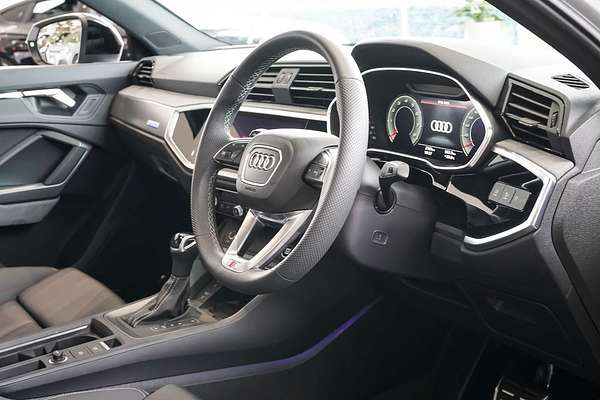 2024 Audi Q3 40 TFSI S line F3