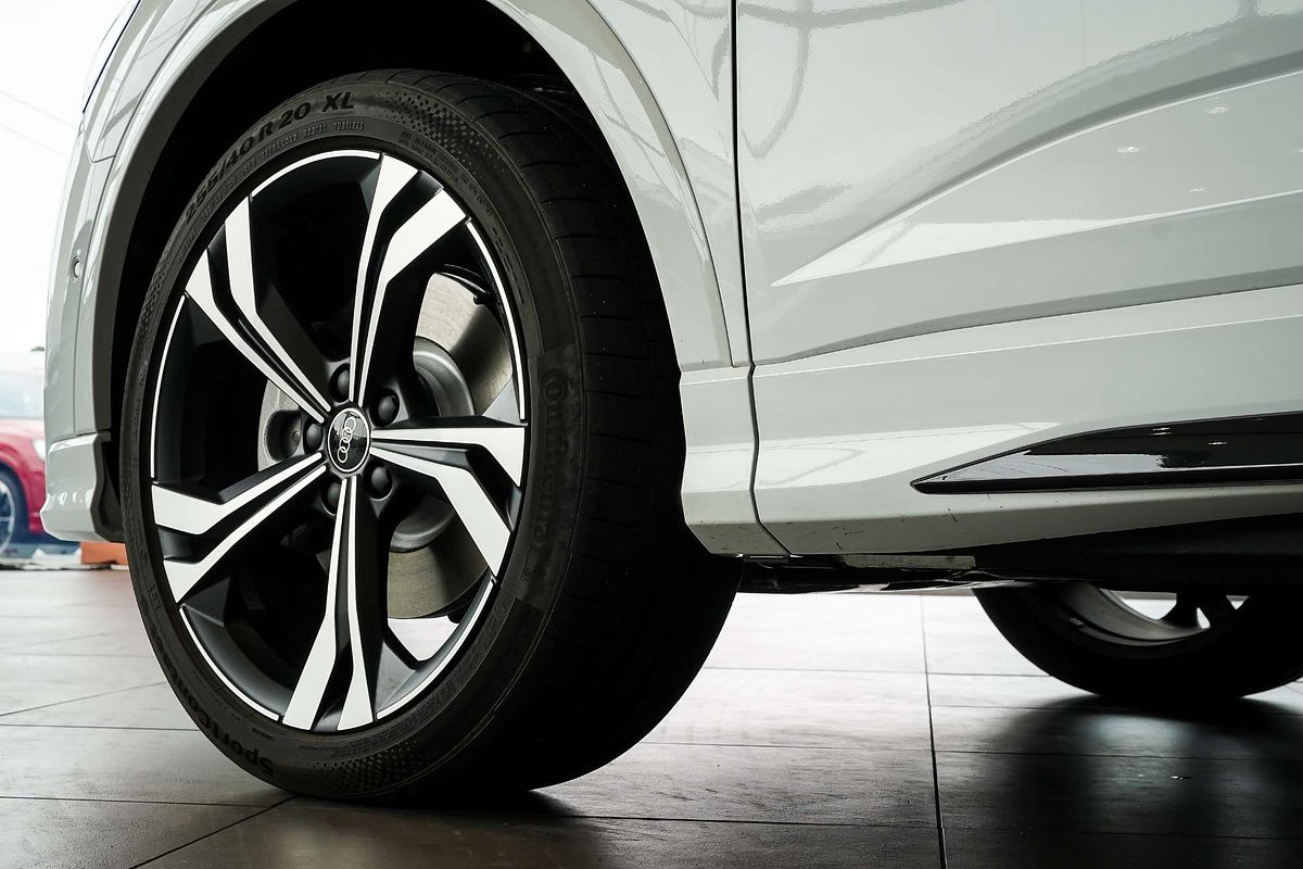 2024 Audi Q3 40 TFSI S line F3