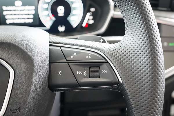 2024 Audi Q3 40 TFSI S line F3