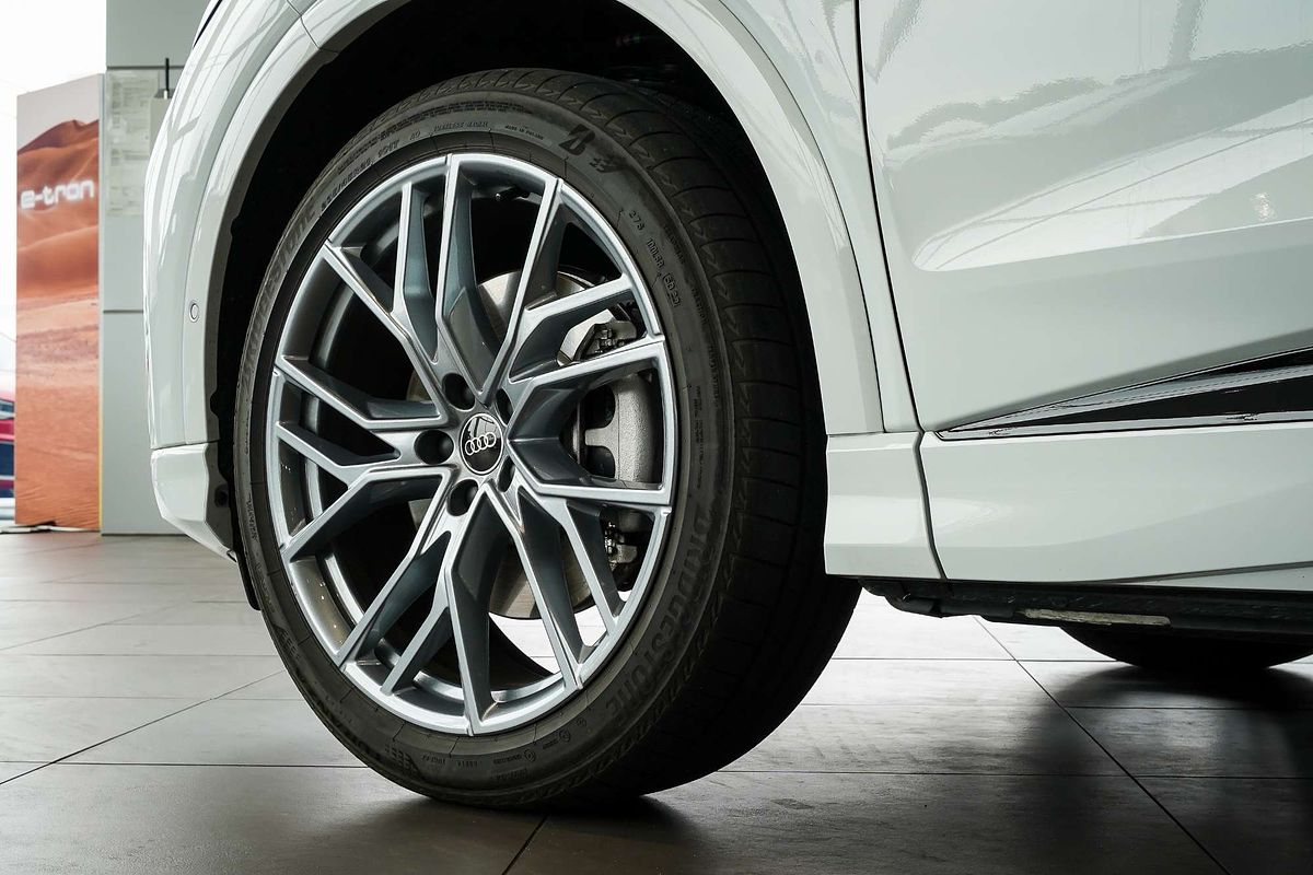 2024 Audi Q4 e-tron 55 F4
