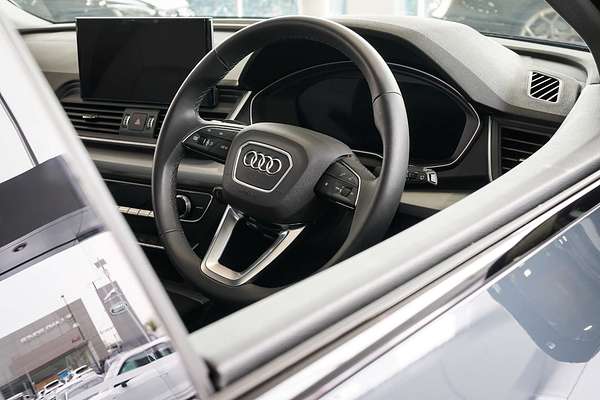 2024 Audi Q5 35 TDI Dynamic Black FY