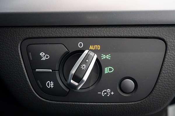 2024 Audi Q5 35 TDI Dynamic Black FY