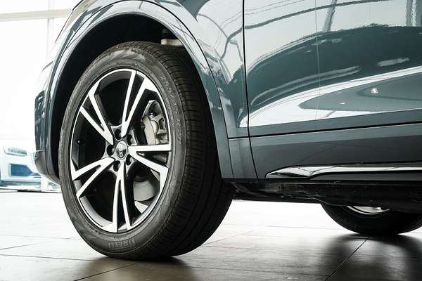 2024 Audi Q5 35 TDI Dynamic Black FY