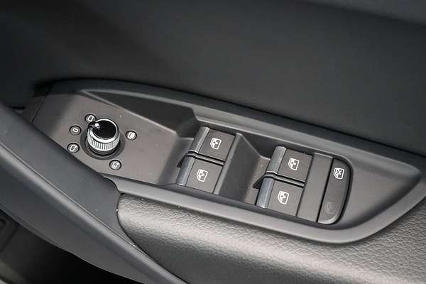 2024 Audi Q5 35 TDI Dynamic Black FY