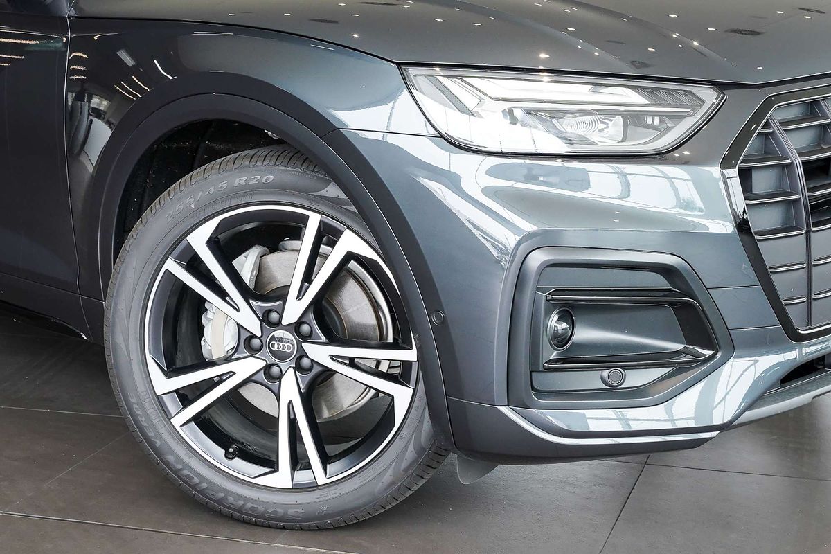 2024 Audi Q5 35 TDI Dynamic Black FY