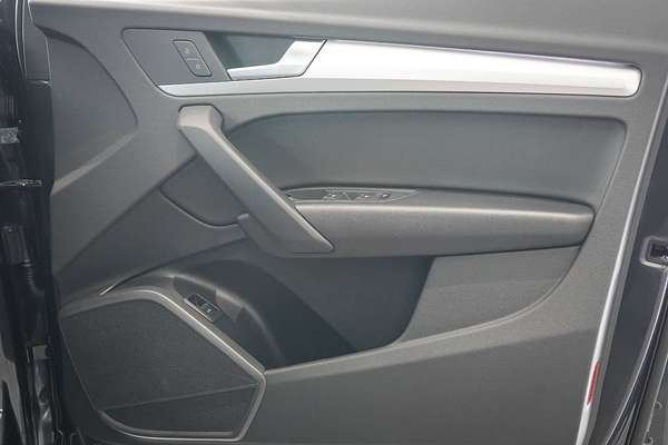 2024 Audi Q5 35 TDI Dynamic Black FY