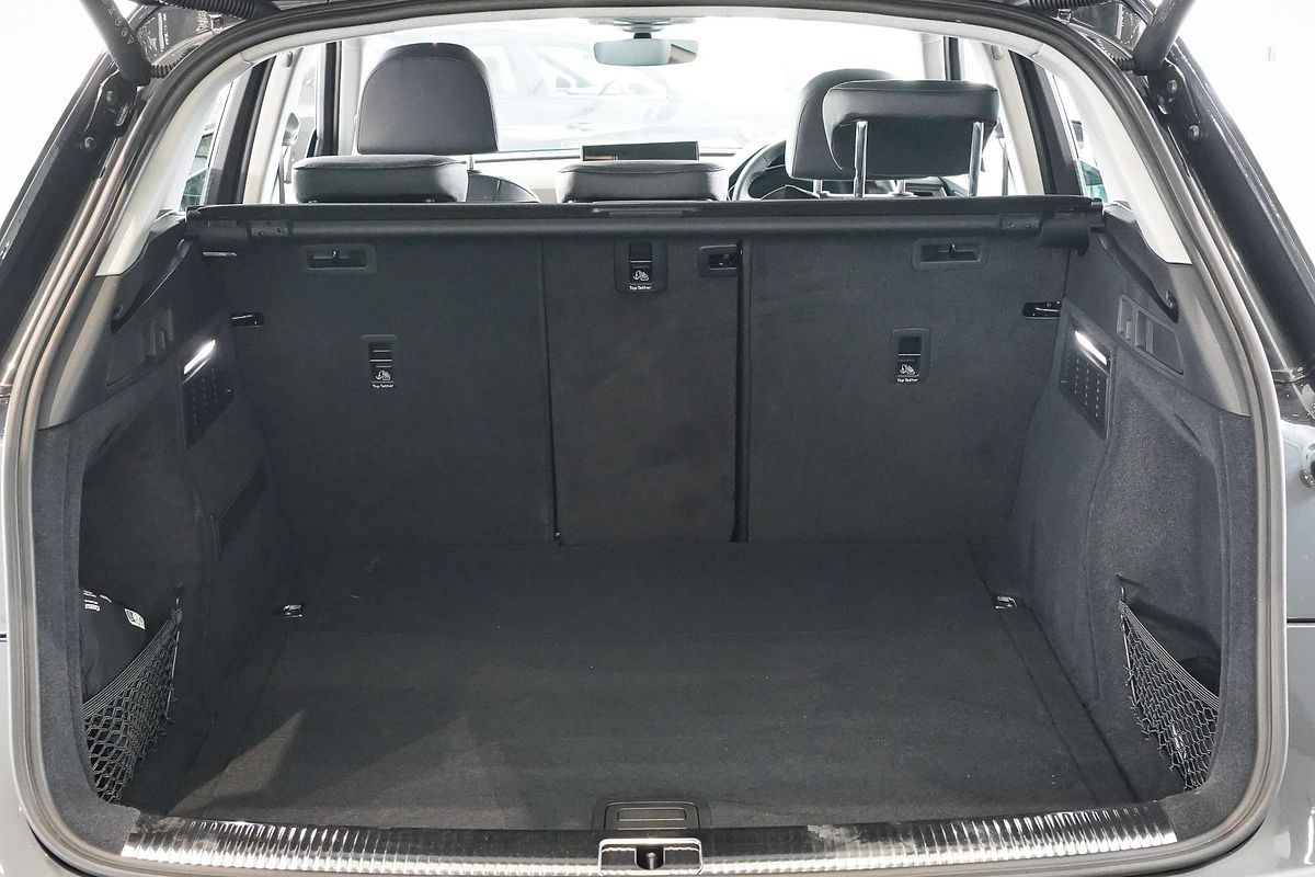 2024 Audi Q5 35 TDI Dynamic Black FY