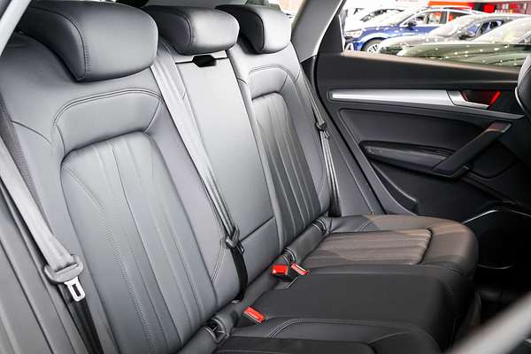 2024 Audi Q5 35 TDI Dynamic Black FY