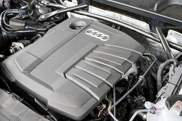 2024 Audi Q5 35 TDI Dynamic Black FY