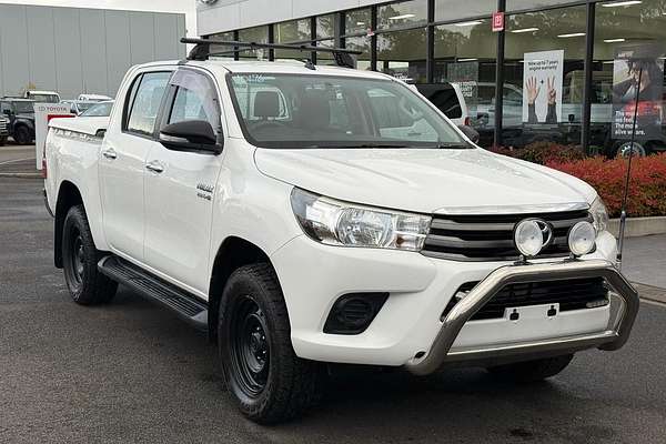 2015 Toyota Hilux SR GUN126R 4X4