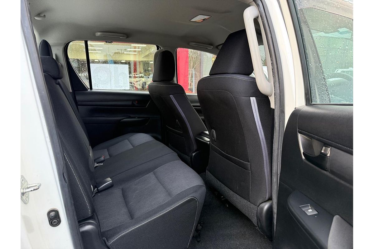 2015 Toyota Hilux SR GUN126R 4X4