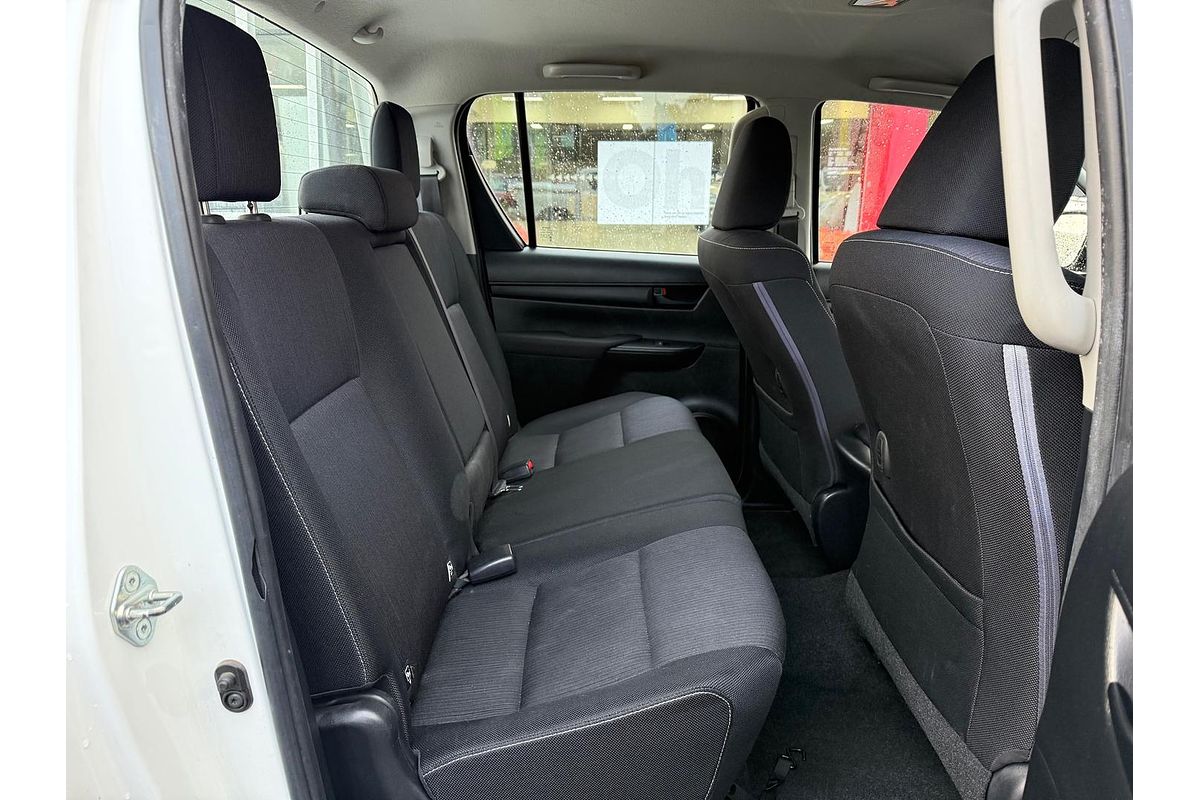 2015 Toyota Hilux SR GUN126R 4X4