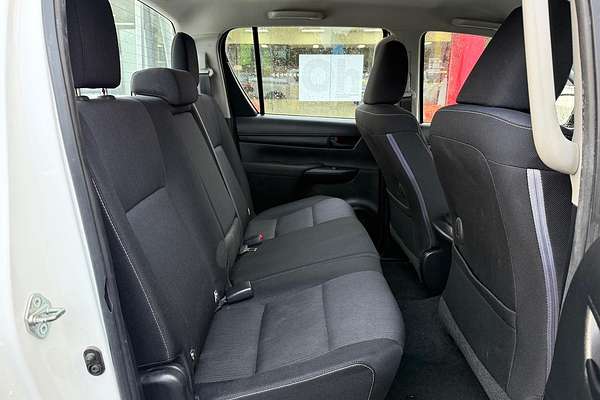2015 Toyota Hilux SR GUN126R 4X4