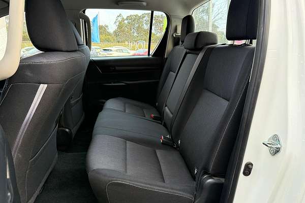 2015 Toyota Hilux SR GUN126R 4X4