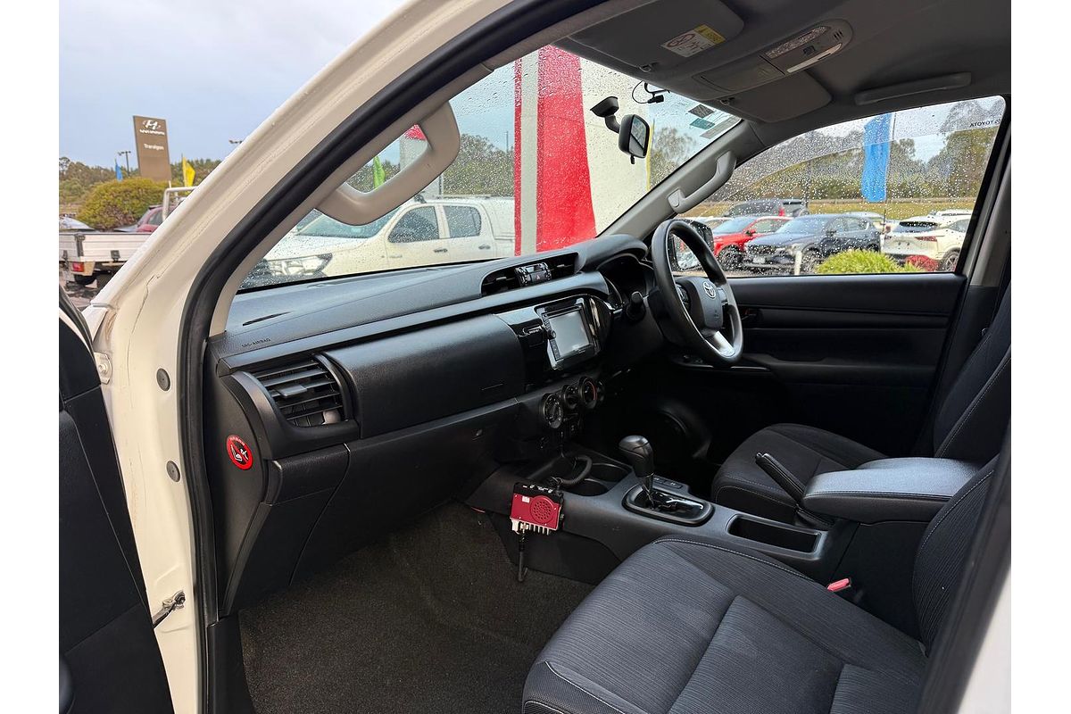 2015 Toyota Hilux SR GUN126R 4X4