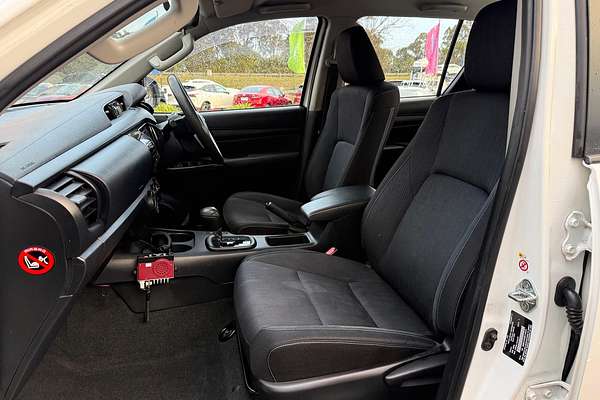2015 Toyota Hilux SR GUN126R 4X4