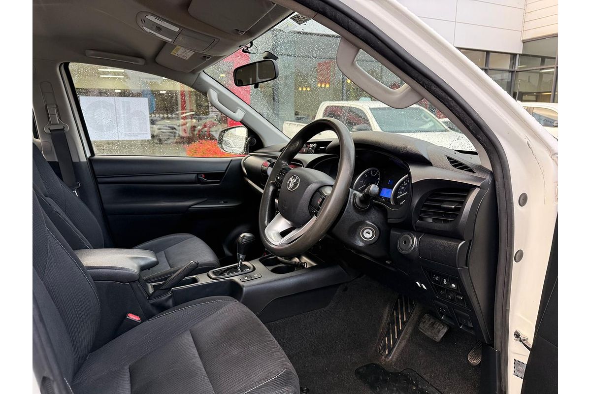 2015 Toyota Hilux SR GUN126R 4X4
