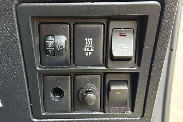 2015 Toyota Hilux SR GUN126R 4X4