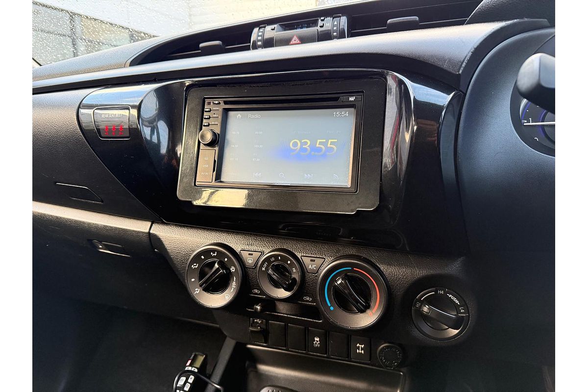 2015 Toyota Hilux SR GUN126R 4X4