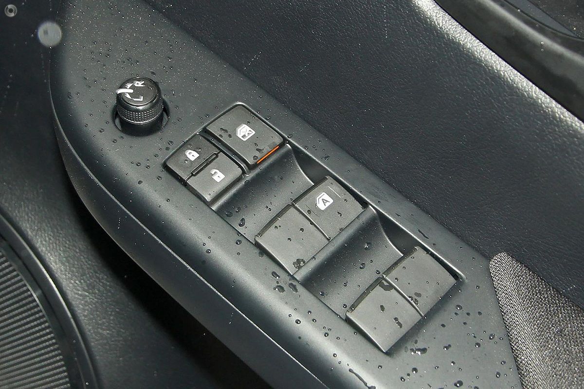 2018 Toyota Hilux SR GUN126R 4X4