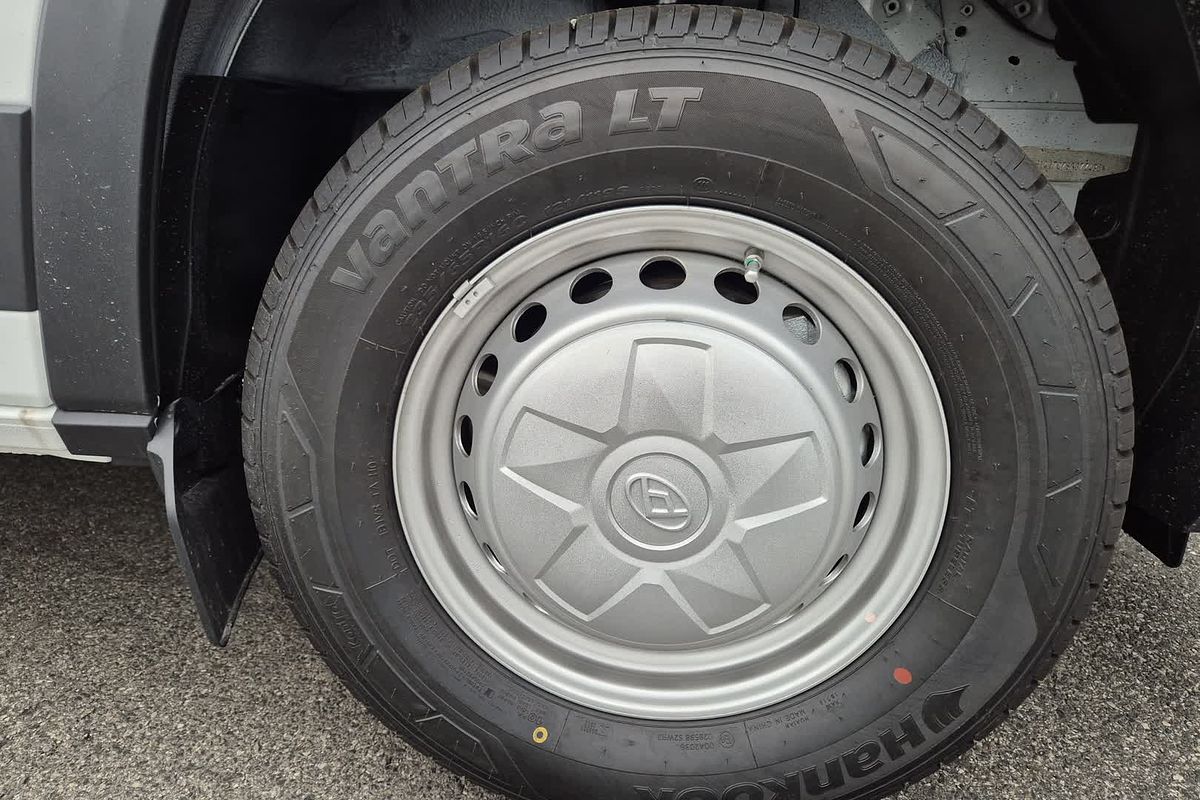 2024 LDV Deliver 9 LWB