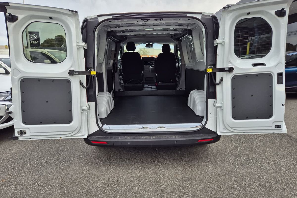 2025 LDV Deliver 7 SWB