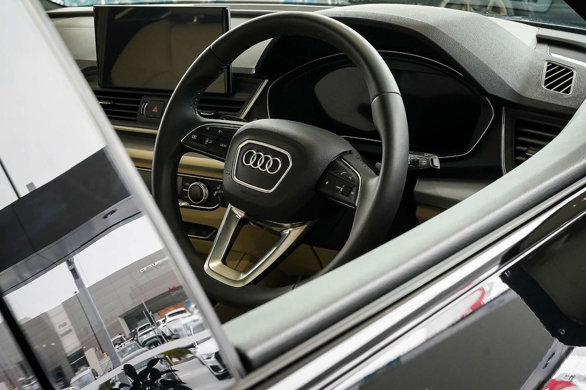 2024 Audi Q5 45 TFSI Sport FY