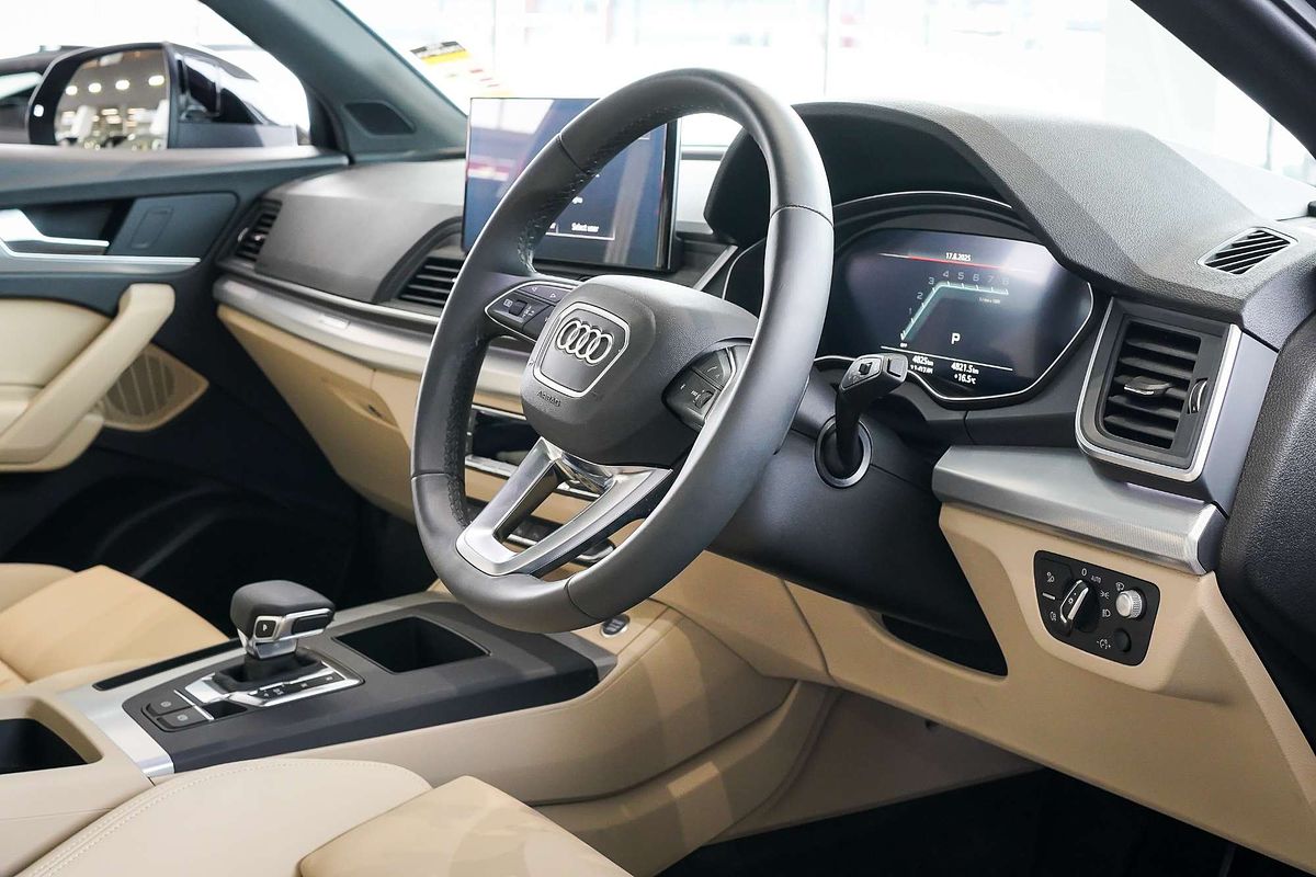 2024 Audi Q5 45 TFSI Sport FY