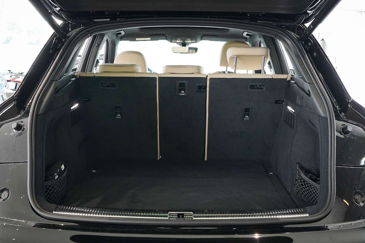 2024 Audi Q5 45 TFSI Sport FY