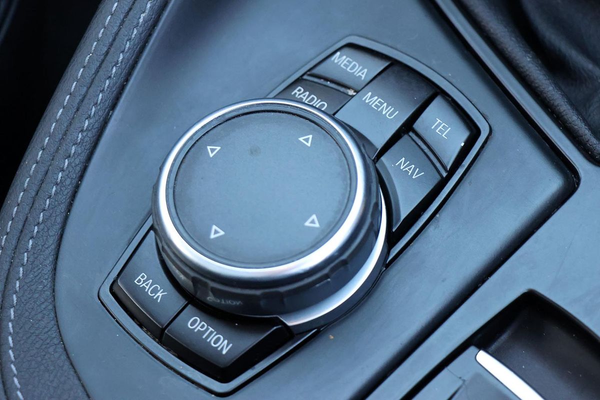 2016 BMW X1 sDrive18d F48